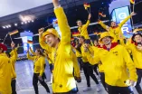 Das deutsche Team läuft jubelnd in die Arena ein