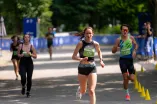 Marie Winse mit fokussiertem Blick Richtung Platz 3