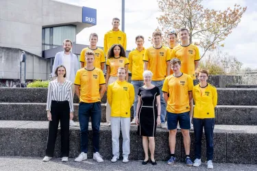 Das Team der Rub-AthletInnen mit HSP-Mitarbeitenden Ines Lenze, Mirco Kreyenkamp und Carla Werner