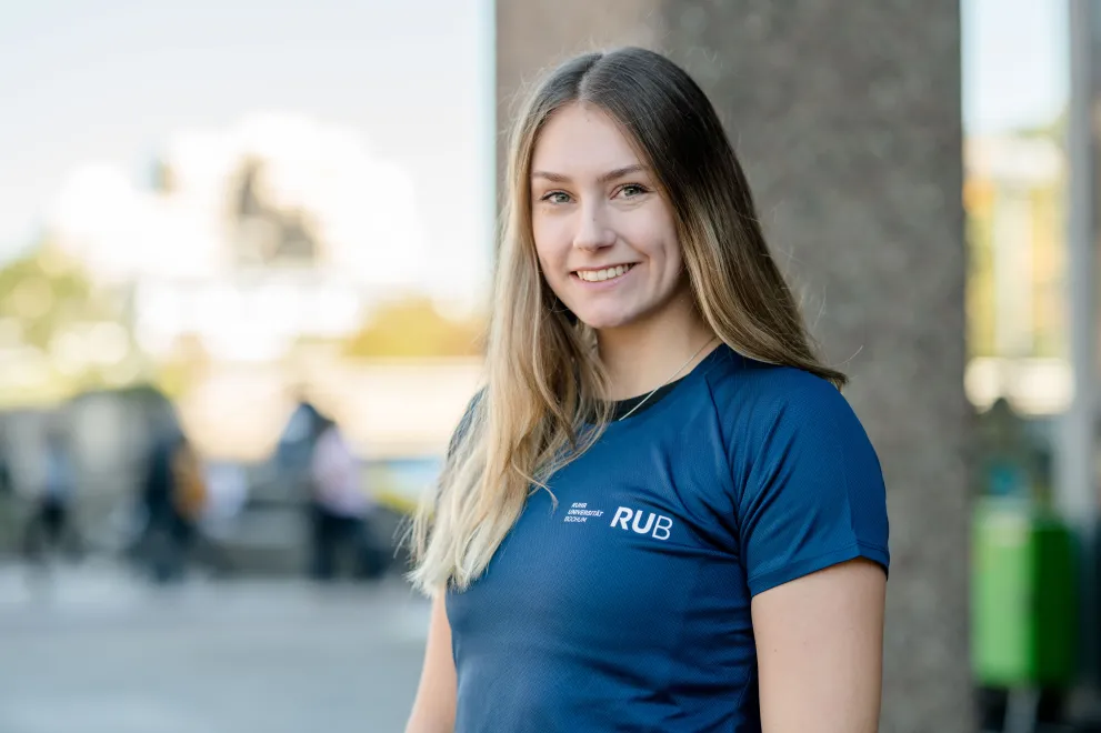 Profile photo of Laura Nolte wearing a university sports shirt.