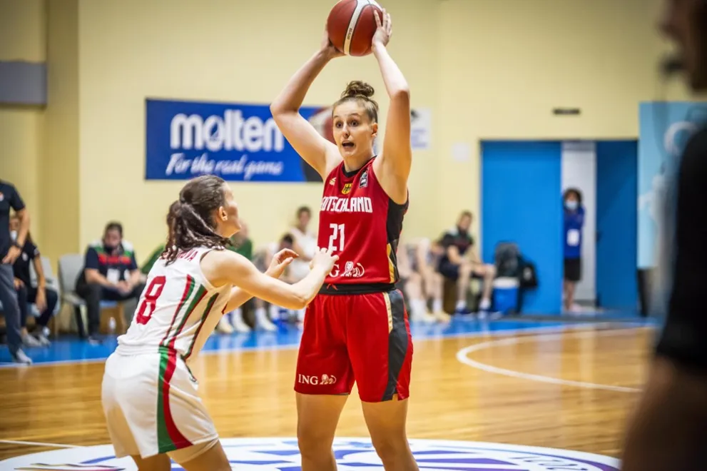 Sarah Polleros Spitzensport Basketball