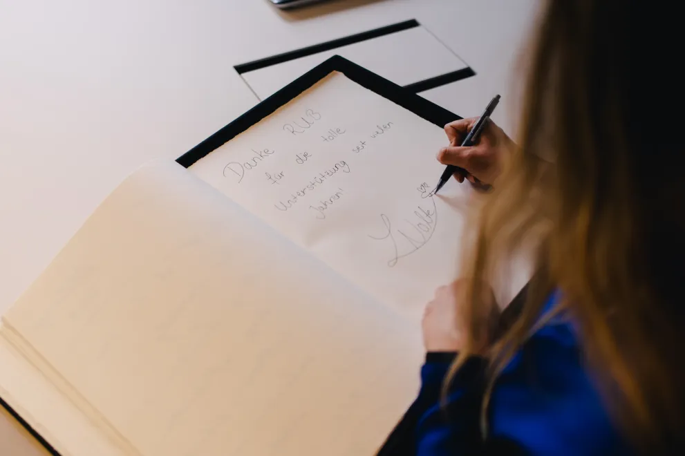 Laura Nolte Gästebuch RUB Rektor
