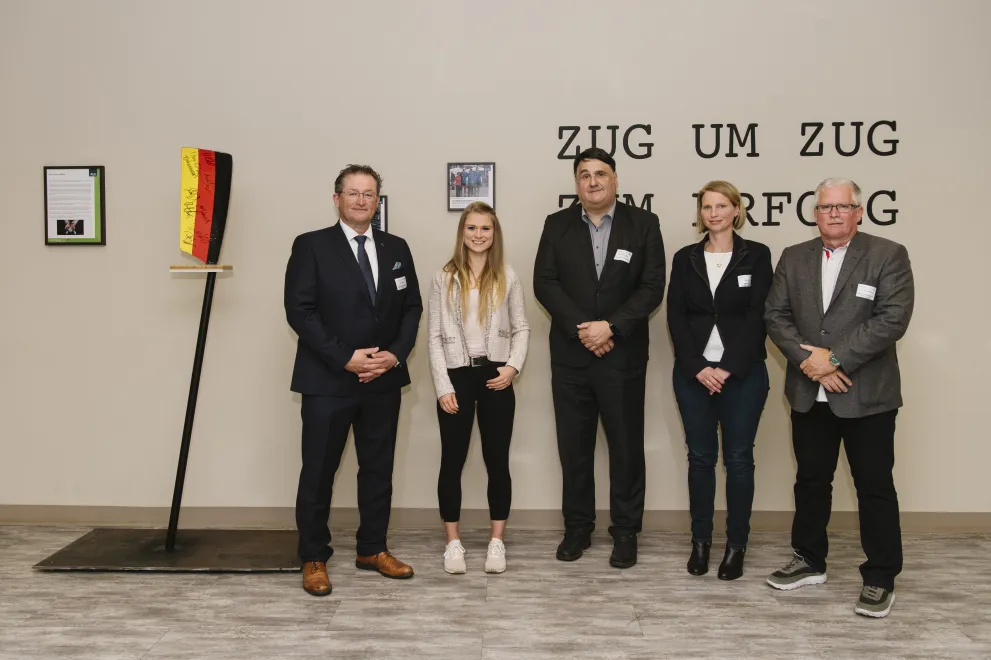 Spitzensport Unterzeichnung Vertrag 1