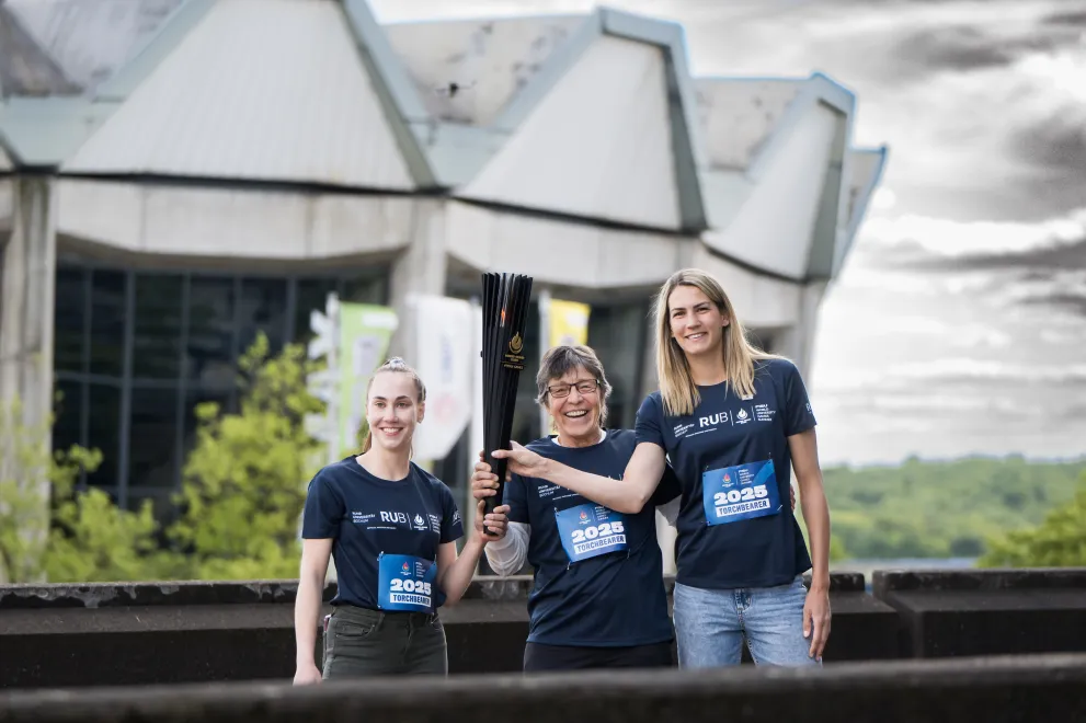 From left: Isabell Thal (para-judoka), Prof. Dr. Petra Platen (Chair of Sports Medicine), Sonja Greinacher (3x3 basketball Olympic champion 2024)