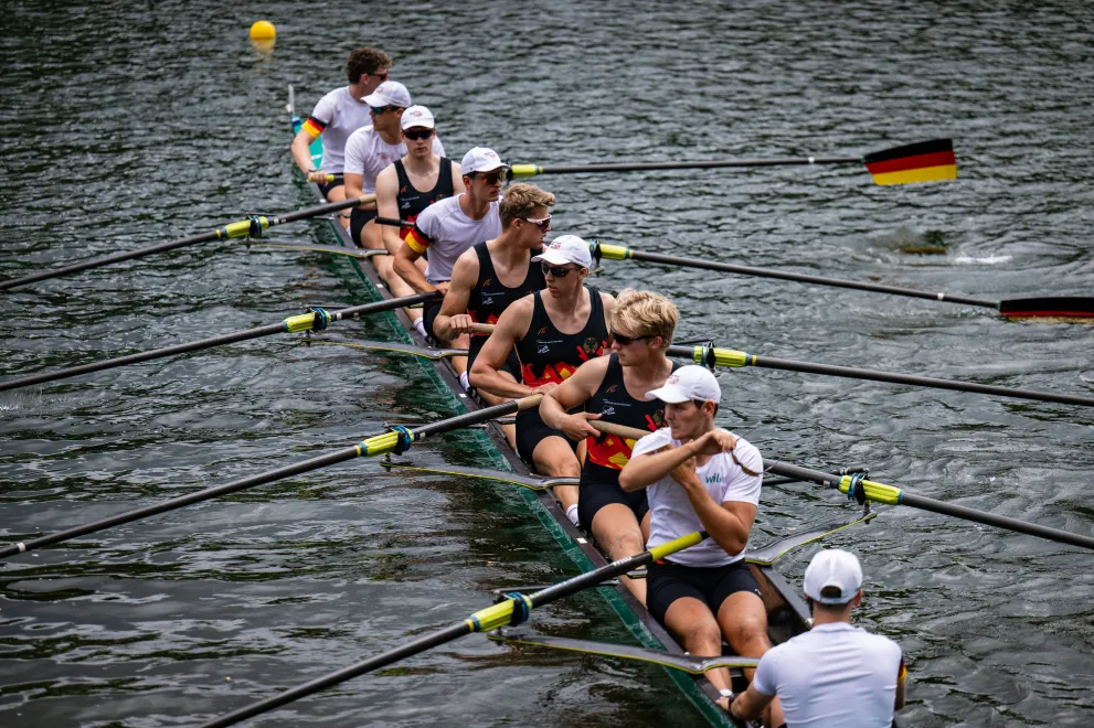 Der Ruder-Achter in Startposition Der Ruder-Achter in Startposition